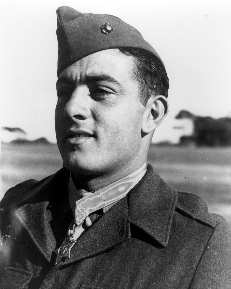 usmc-basilone2