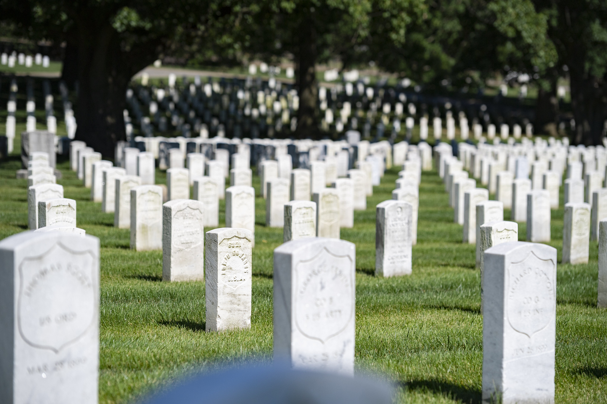soldiers and airmens headstones